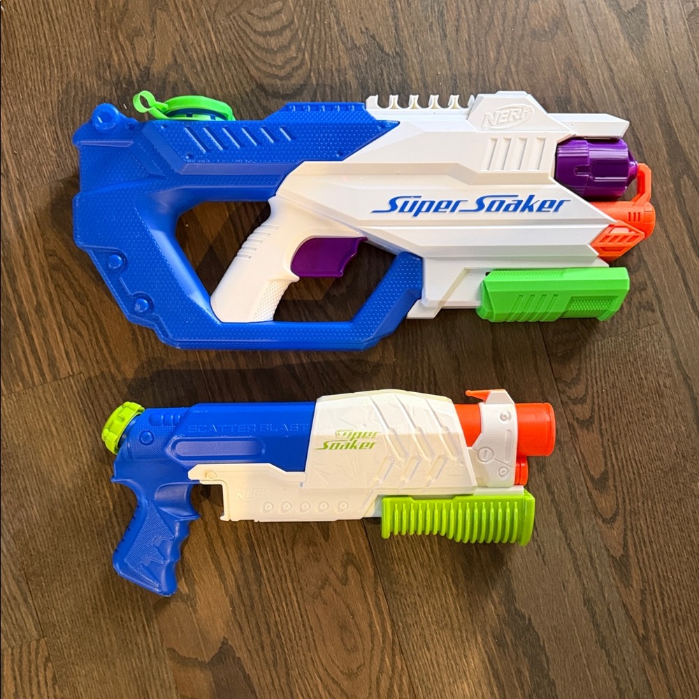 Kids Nerf Super Soaker Blue and White Water Blaster Set